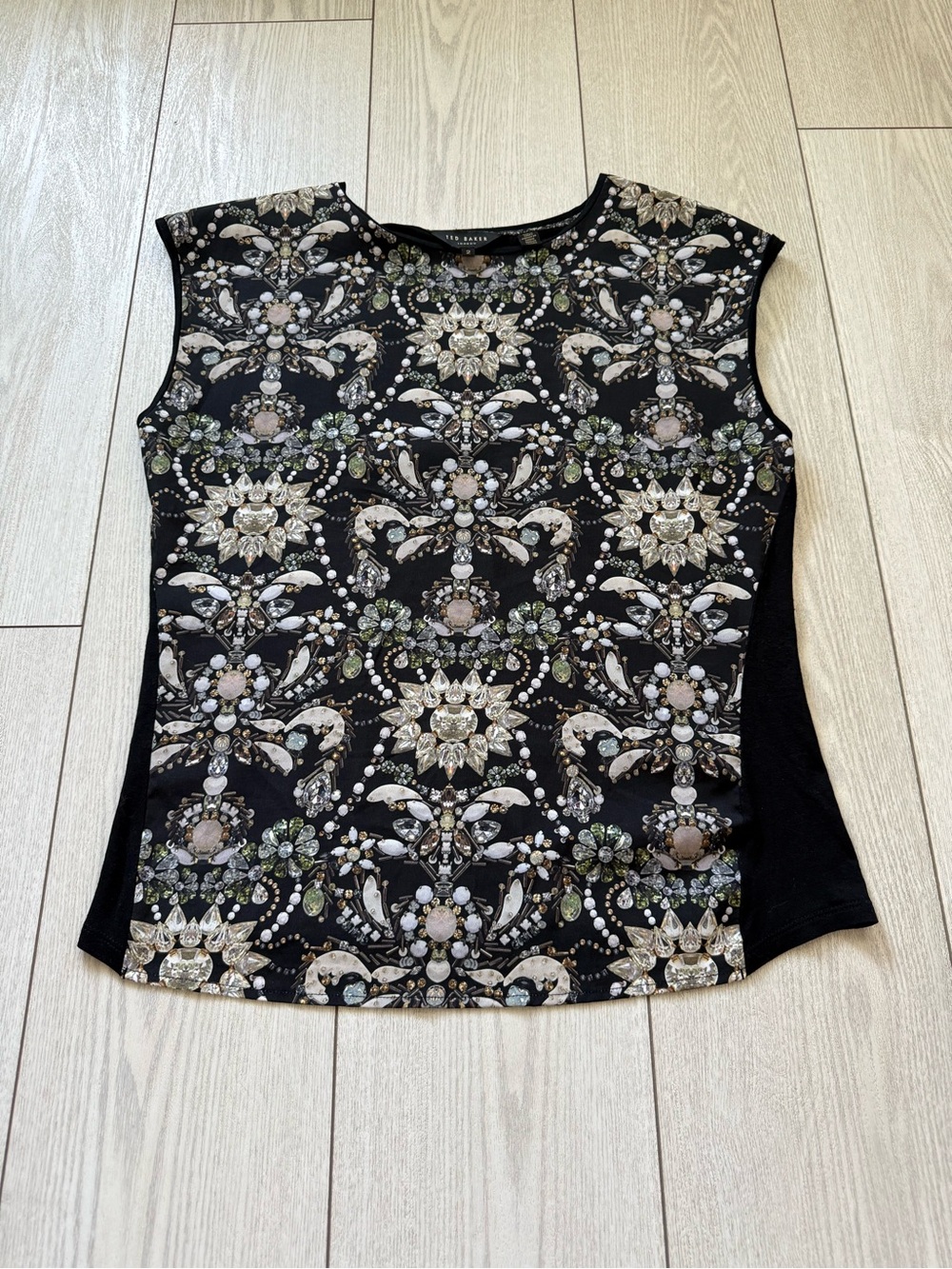 Ted Baker 2 gemstones crystals jewels print blouse black sleeveless medium tee